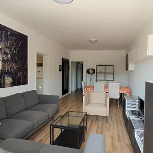 5-min-to-the-beach-holiday-apartment-incl-netflix.larnacahotels.org/