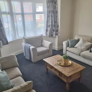 lovely-residential-home-2-bed-apartments.brighton-hotels-england.com/